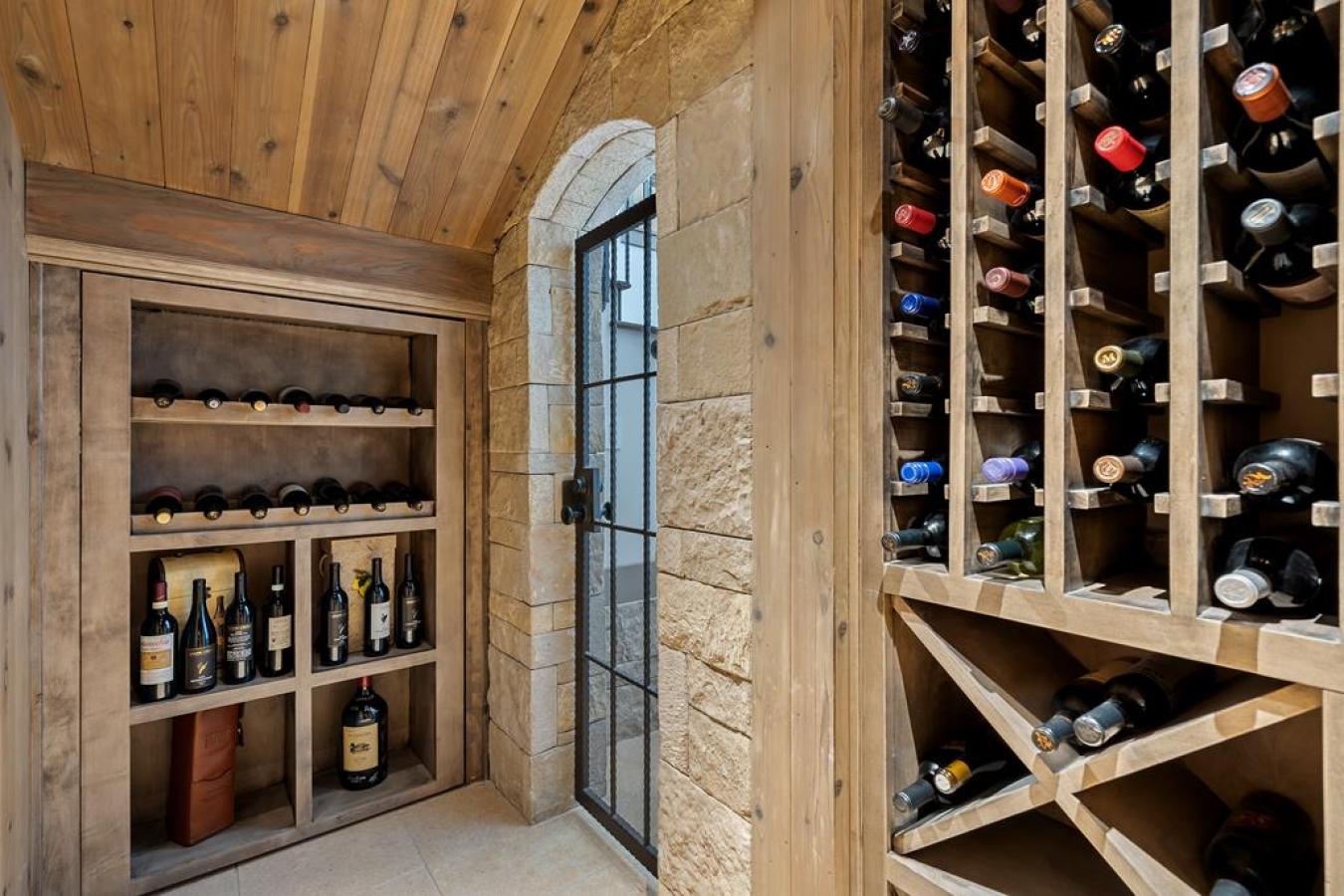 Fredericksburg, Gillespie, 78624, United States, 4 Bedrooms Bedrooms, ,6 BathroomsBathrooms,Residential,For Sale,1920199