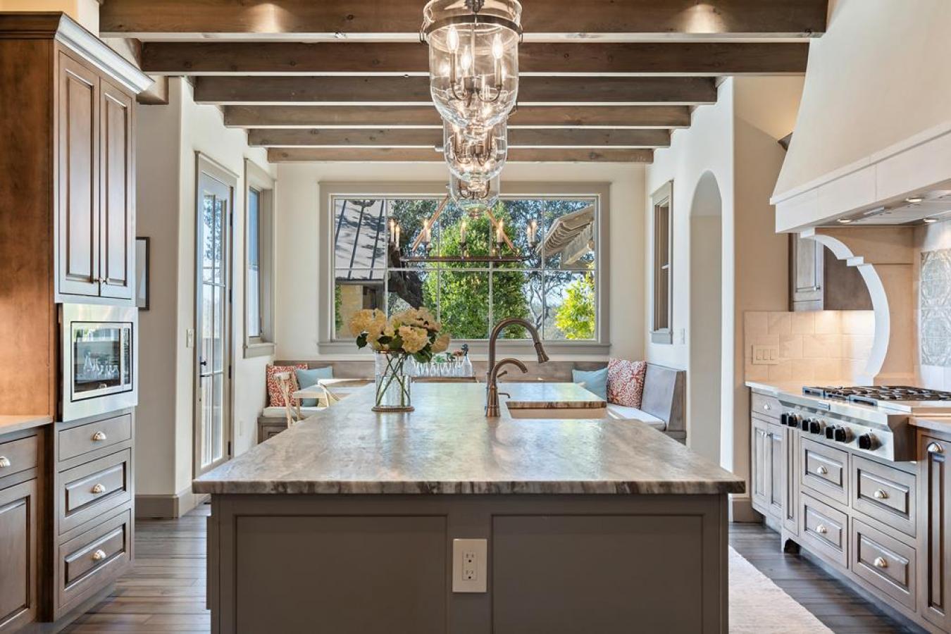 Fredericksburg, Gillespie, 78624, United States, 4 Bedrooms Bedrooms, ,6 BathroomsBathrooms,Residential,For Sale,1920199