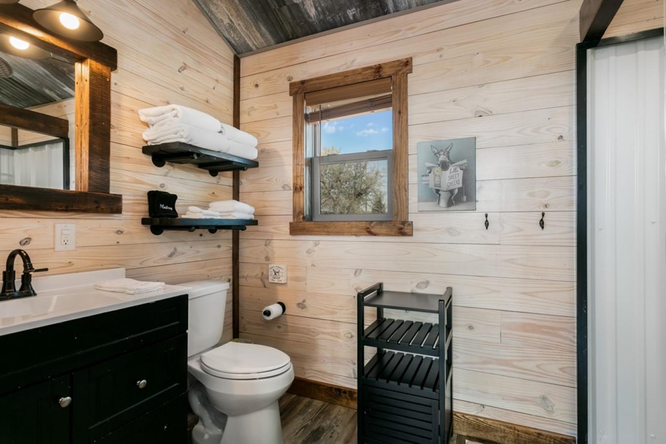 Fredericksburg, Gillespie, 78624, United States, ,Residential,For Sale,1907915
