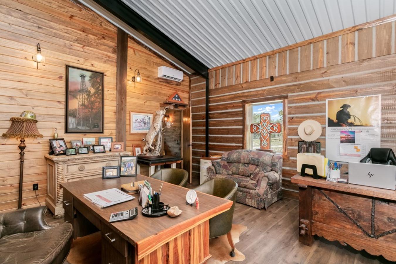 Fredericksburg, Gillespie, 78624, United States, ,Residential,For Sale,1907915