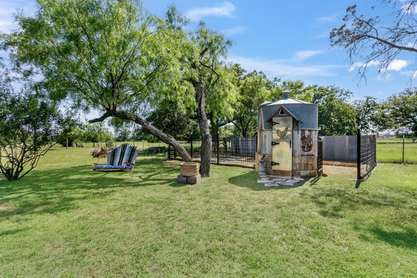 Fredericksburg, Gillespie, 78624, United States, 3 Bedrooms Bedrooms, ,3 BathroomsBathrooms,Residential,For Sale,1907913