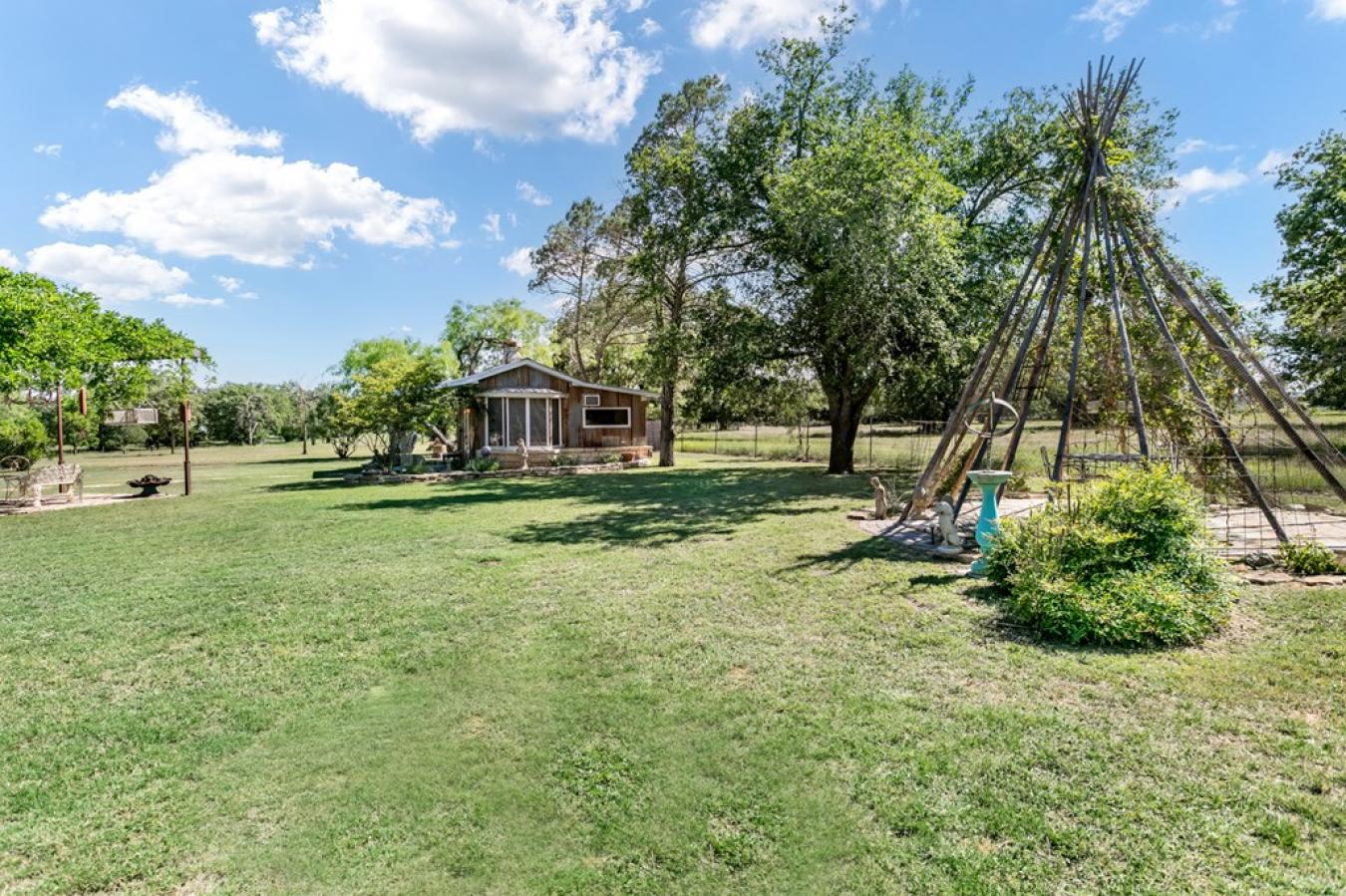 Fredericksburg, Gillespie, 78624, United States, 3 Bedrooms Bedrooms, ,3 BathroomsBathrooms,Residential,For Sale,1907913