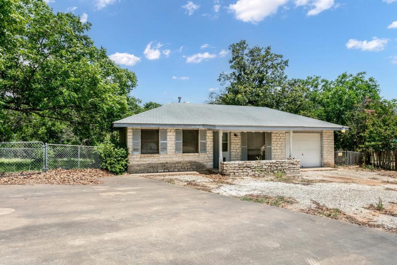 Fredericksburg, Gillespie, 78624, United States, 3 Bedrooms Bedrooms, ,2 BathroomsBathrooms,Residential,For Sale,1907912