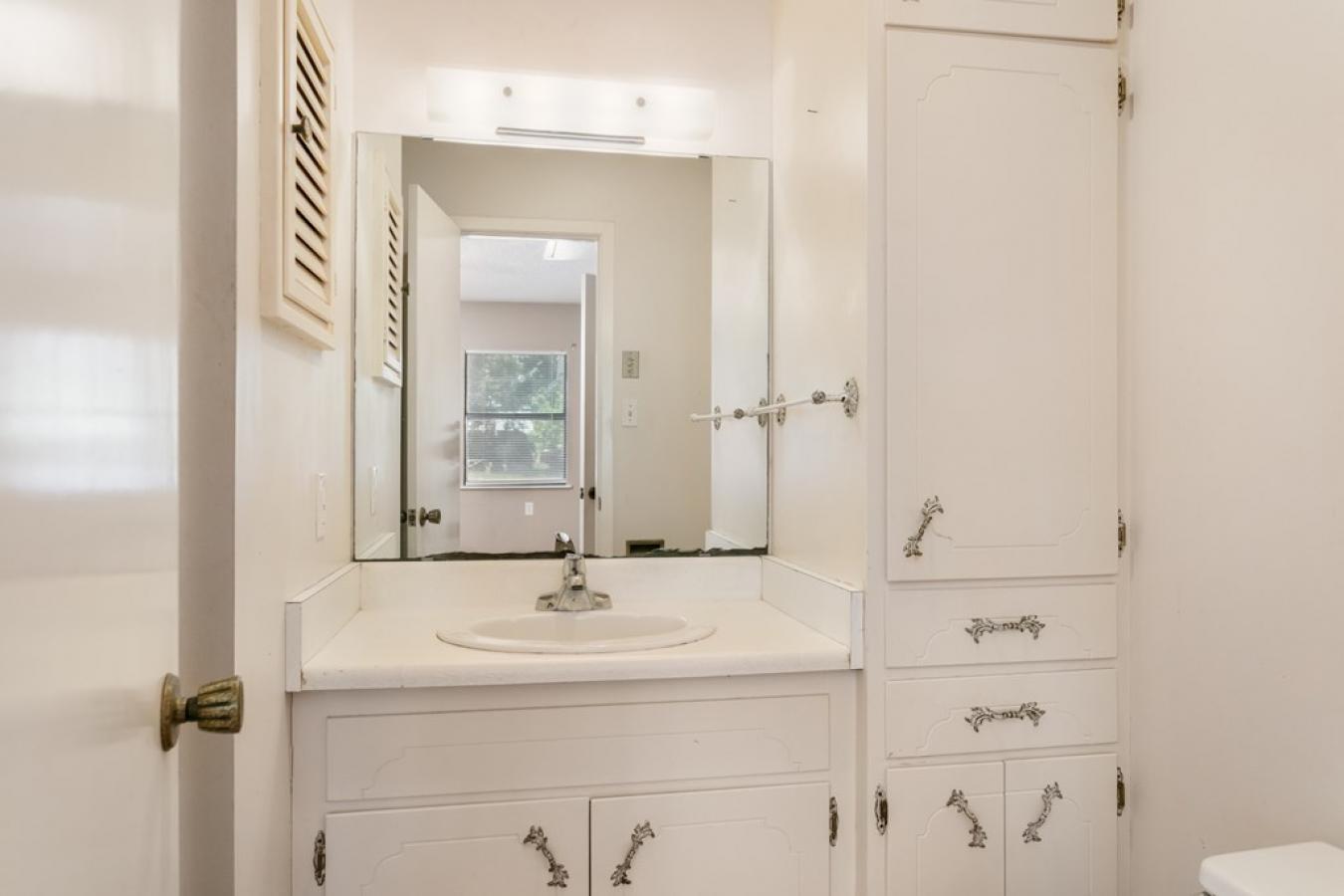 Fredericksburg, Gillespie, 78624, United States, 3 Bedrooms Bedrooms, ,2 BathroomsBathrooms,Residential,For Sale,1907912