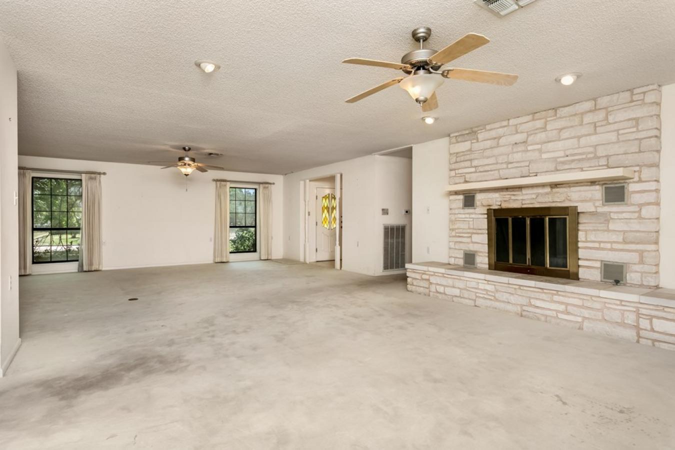 Fredericksburg, Gillespie, 78624, United States, 3 Bedrooms Bedrooms, ,2 BathroomsBathrooms,Residential,For Sale,1907912
