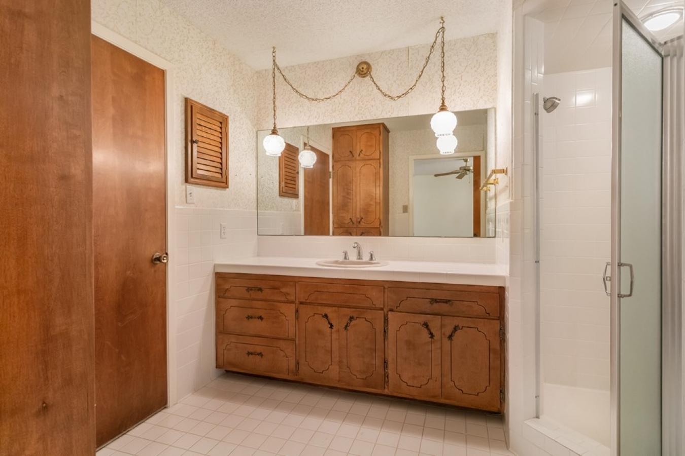 Fredericksburg, Gillespie, 78624, United States, 3 Bedrooms Bedrooms, ,2 BathroomsBathrooms,Residential,For Sale,1907912
