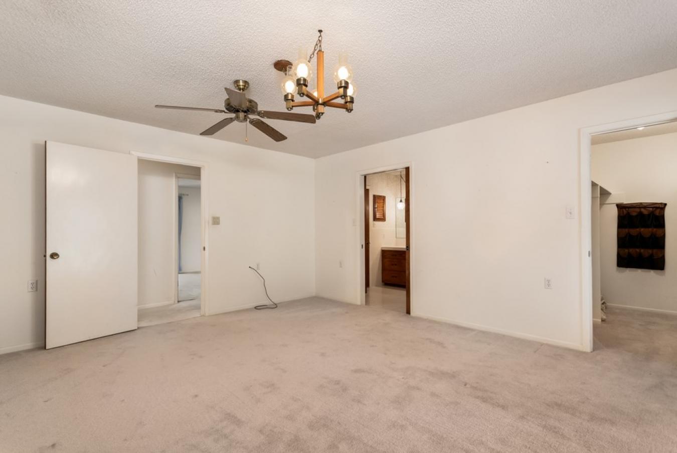 Fredericksburg, Gillespie, 78624, United States, 3 Bedrooms Bedrooms, ,2 BathroomsBathrooms,Residential,For Sale,1907912