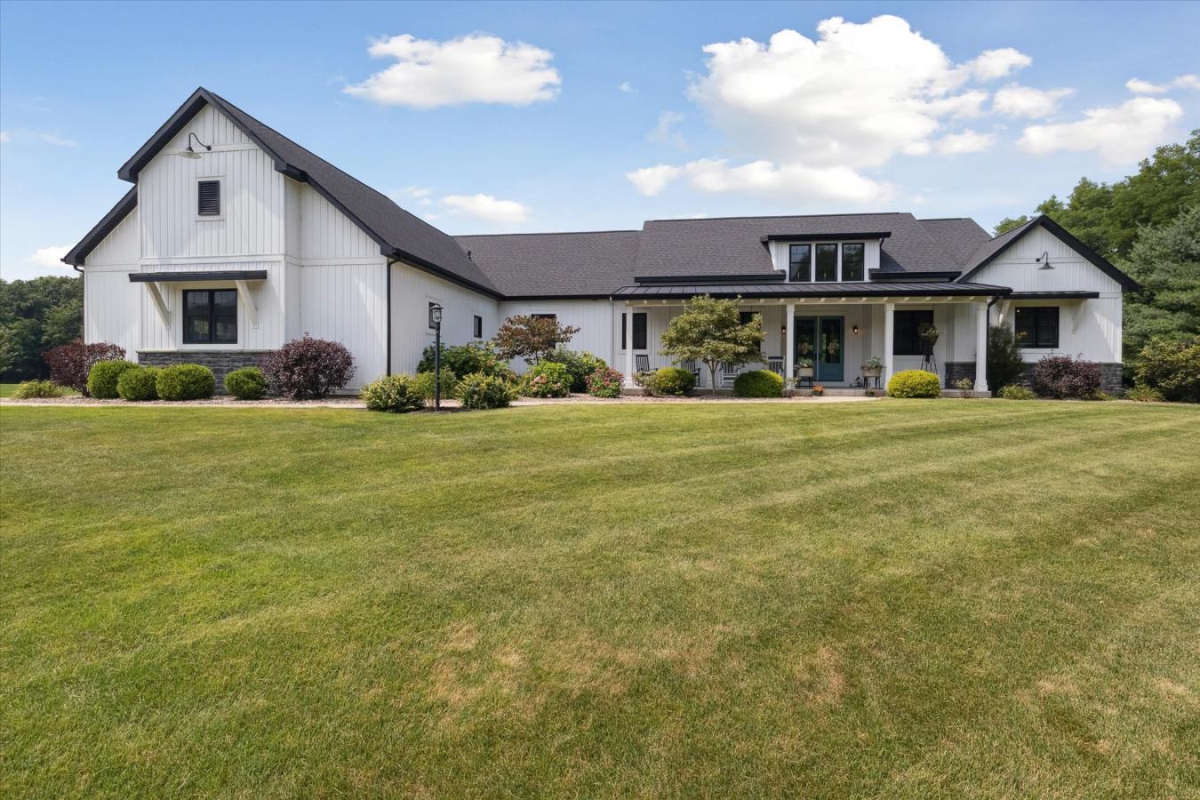 Granger, Elkhart, 46530, United States, 5 Bedrooms Bedrooms, ,3 BathroomsBathrooms,Residential,For Sale,1907910