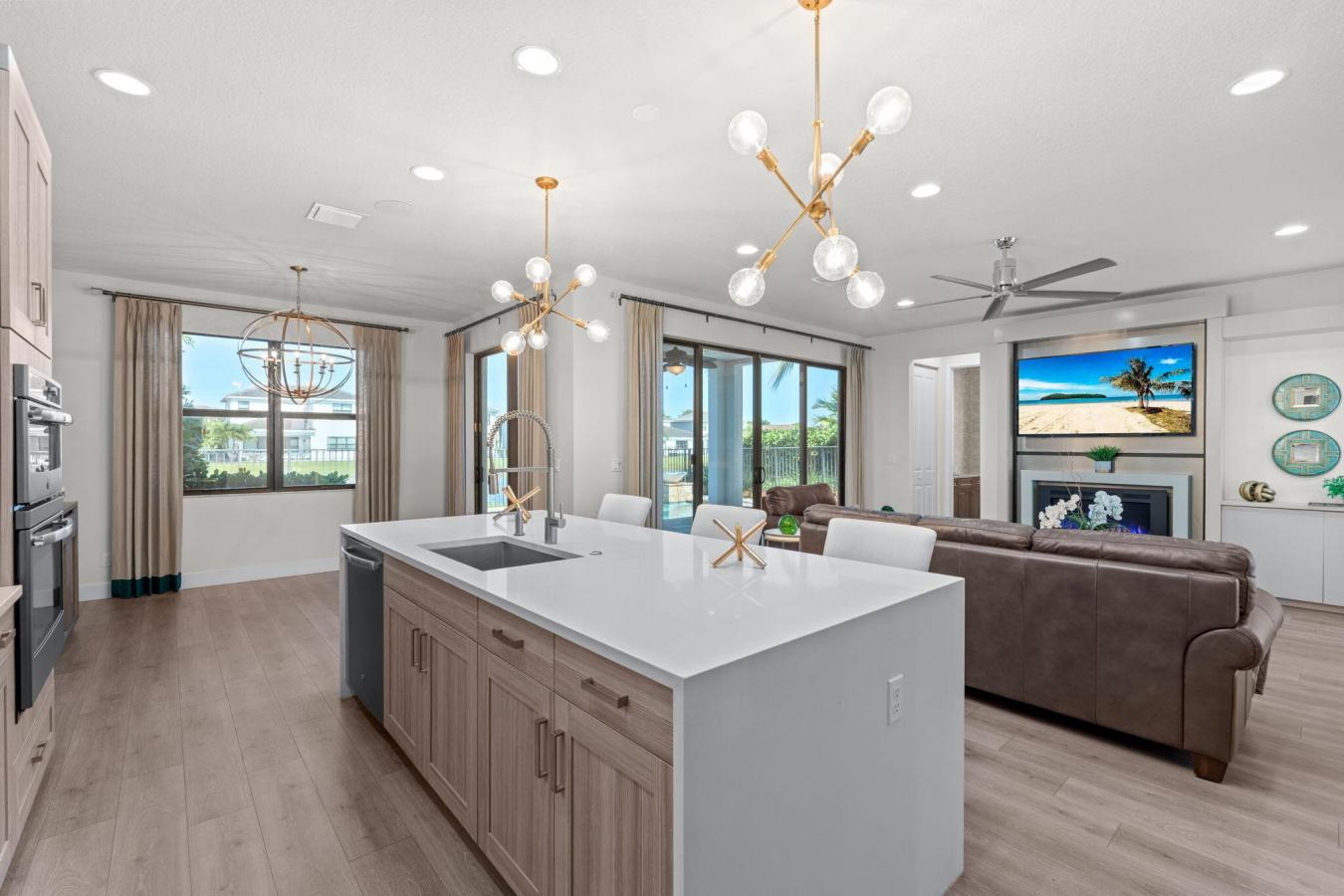 Lake Worth, Palm Beach, 33463, United States, 4 Bedrooms Bedrooms, ,2 BathroomsBathrooms,Residential,For Sale,1909025