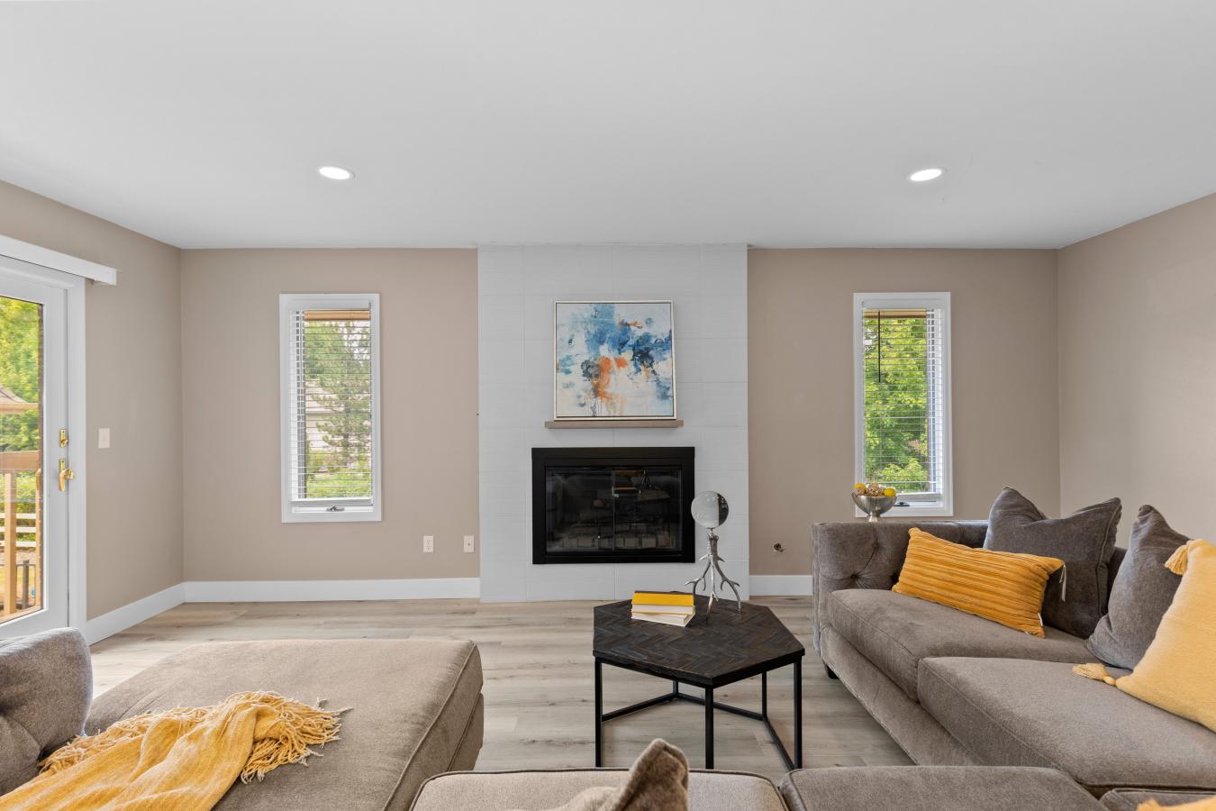 Littleton, Arapahoe, 80123, United States, 4 Bedrooms Bedrooms, ,3 BathroomsBathrooms,Residential,For Sale,1907904