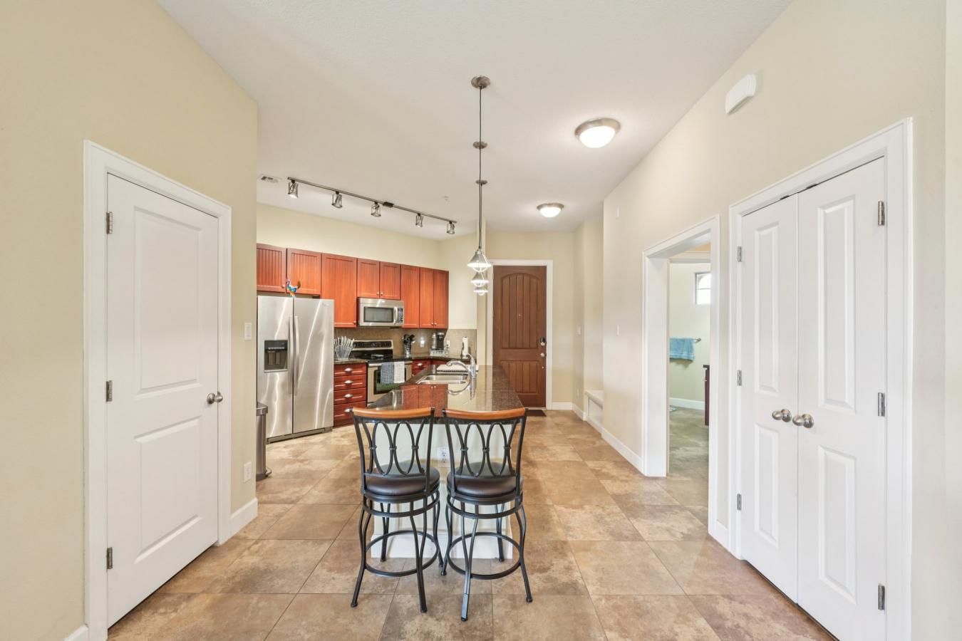 Discover the perfect lakeside escape in this beautifully appointed 2-b – image 7