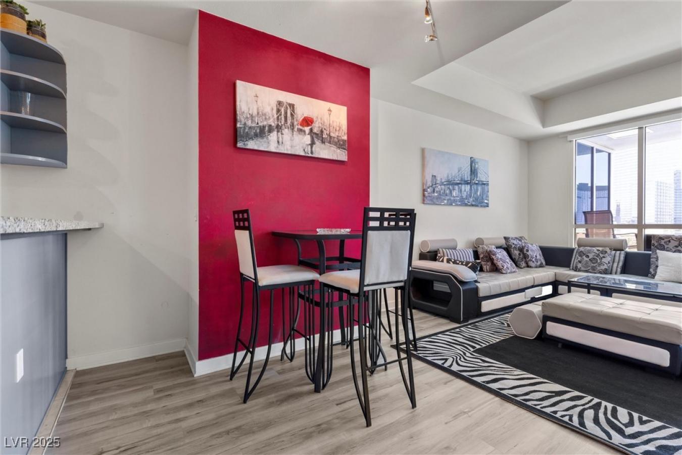 Discover Luxury and Versatility in this 11th-floor residence at the ic – image 15