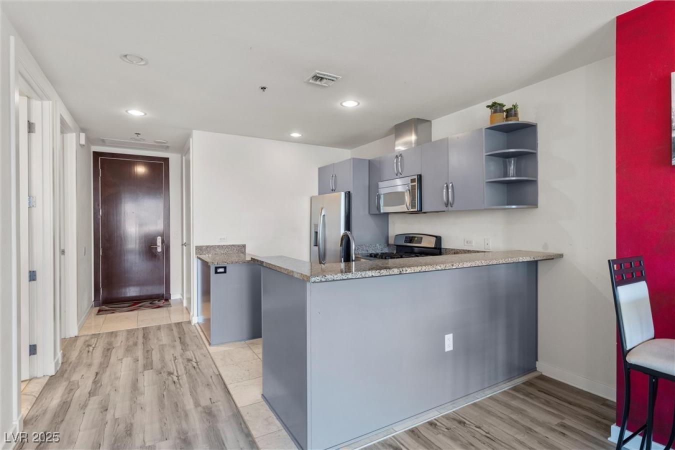 Discover Luxury and Versatility in this 11th-floor residence at the ic – image 16