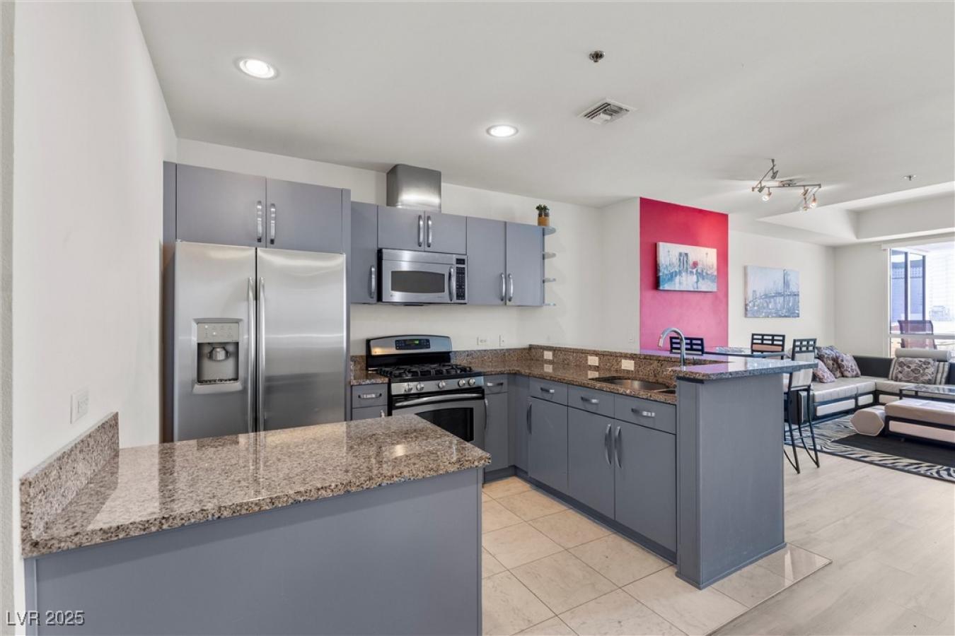 Discover Luxury and Versatility in this 11th-floor residence at the ic – image 19