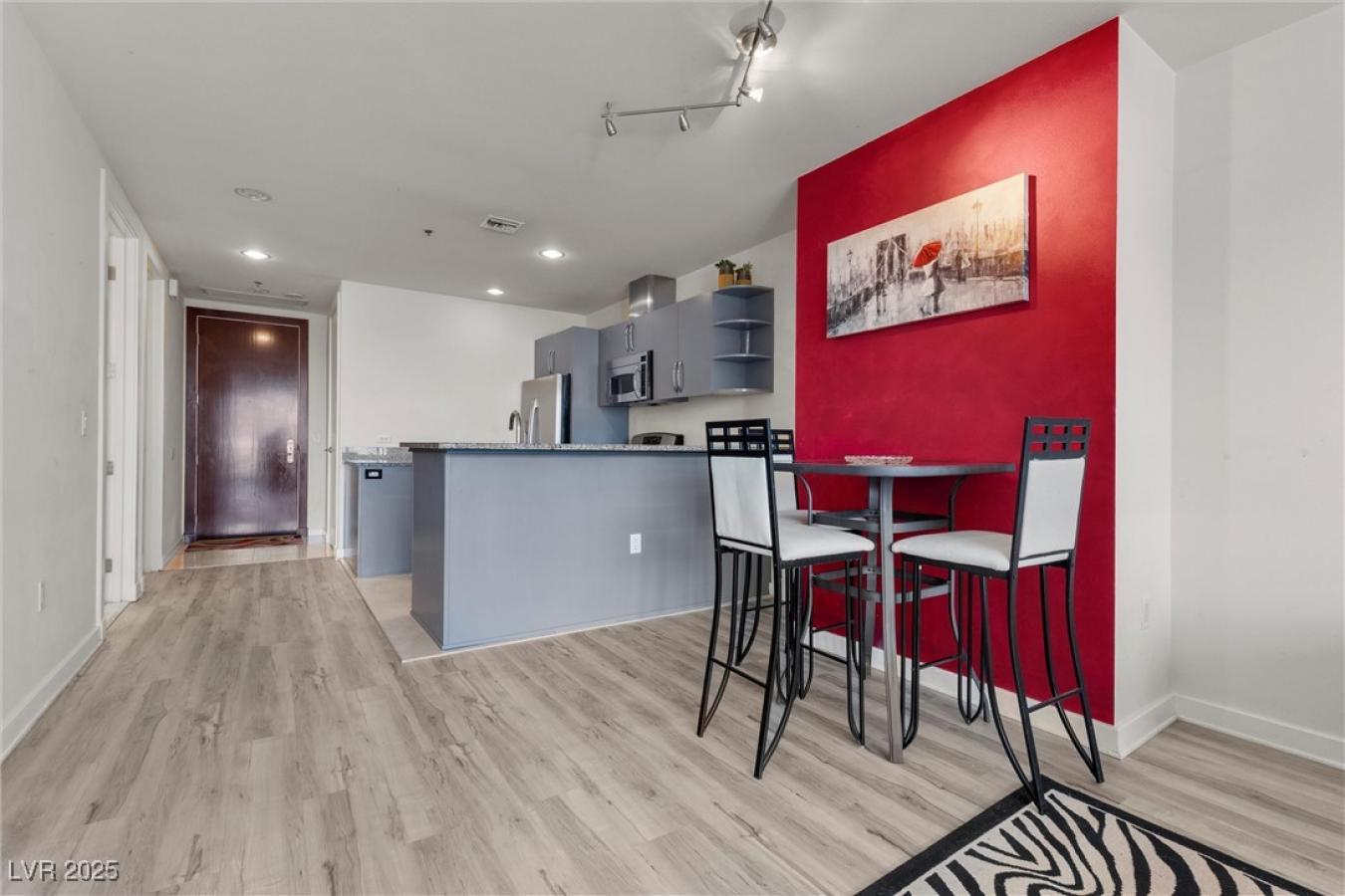 Discover Luxury and Versatility in this 11th-floor residence at the ic – image 20
