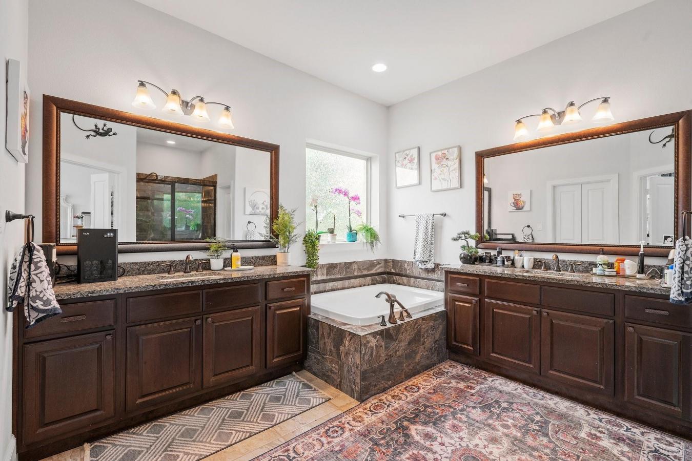 College Station, Brazos, 77845, United States, 5 Bedrooms Bedrooms, ,4 BathroomsBathrooms,Residential,For Sale,1909026
