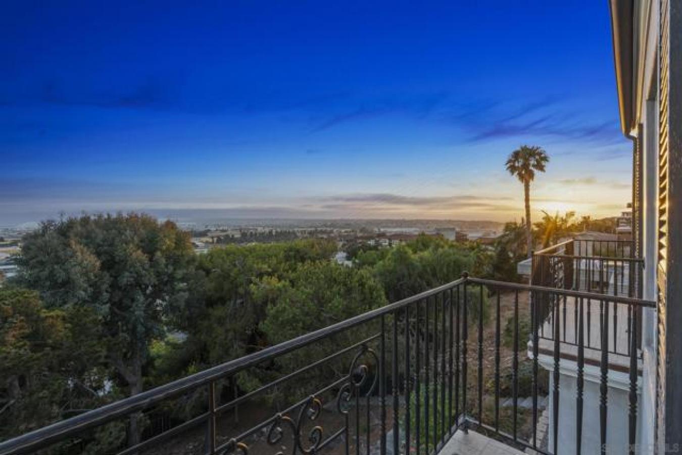 San Diego, San Diego, 92110, United States, 2 Bedrooms Bedrooms, ,2 BathroomsBathrooms,Residential,For Sale,1909024