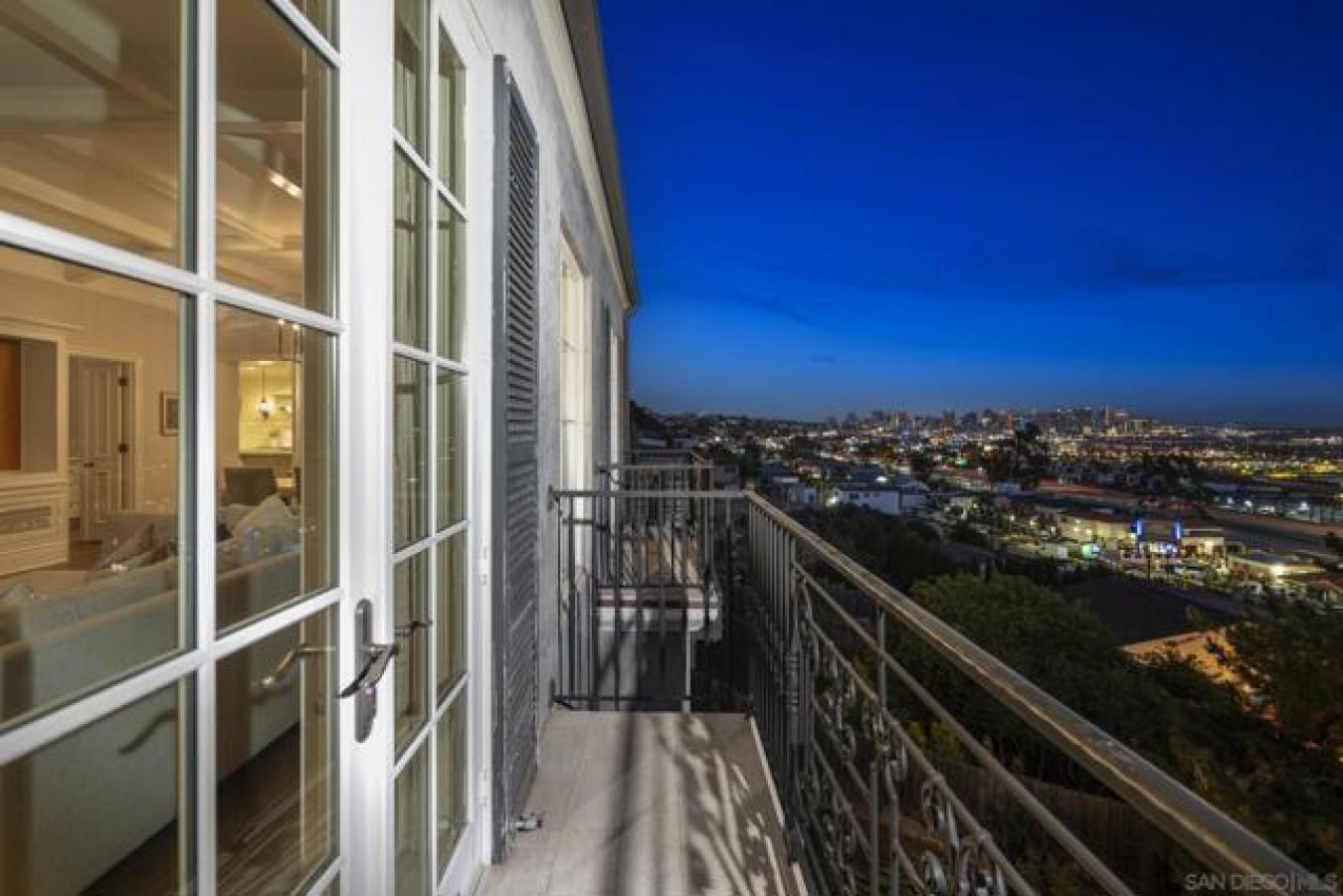 San Diego, San Diego, 92110, United States, 2 Bedrooms Bedrooms, ,2 BathroomsBathrooms,Residential,For Sale,1909024