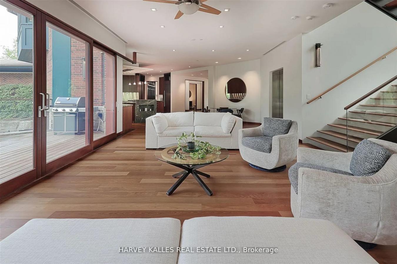 Toronto, ON, m8x2r8, Canada, 5 Bedrooms Bedrooms, ,8 BathroomsBathrooms,Residential,For Sale,1907899