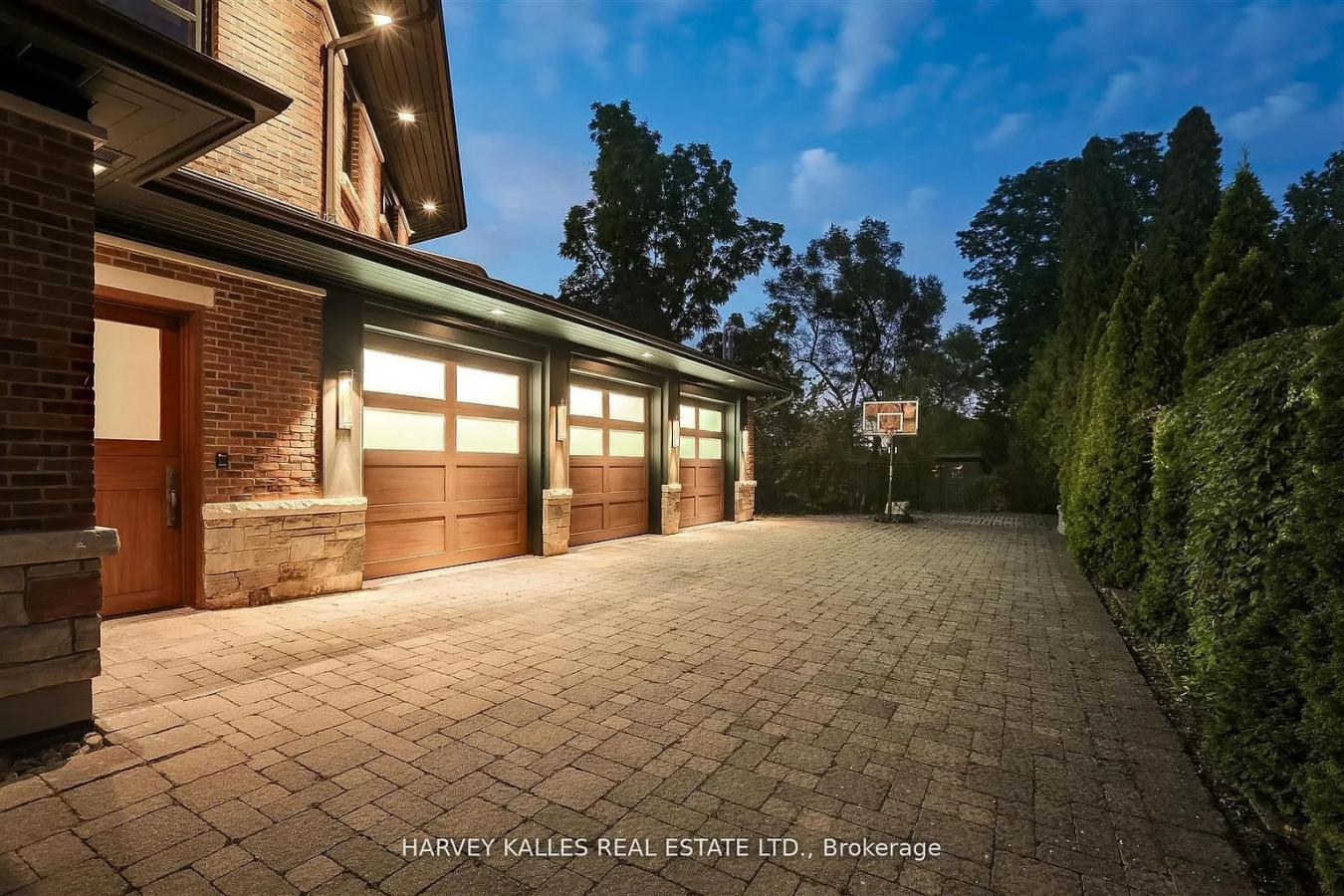 Toronto, ON, m8x2r8, Canada, 5 Bedrooms Bedrooms, ,8 BathroomsBathrooms,Residential,For Sale,1907899