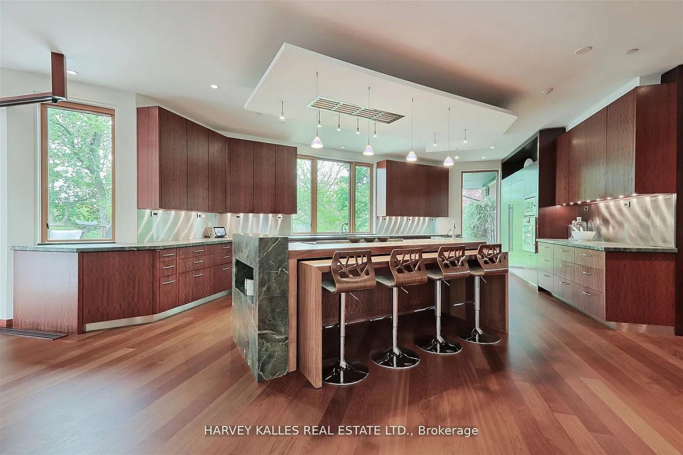 Toronto, ON, m8x2r8, Canada, 5 Bedrooms Bedrooms, ,8 BathroomsBathrooms,Residential,For Sale,1907899