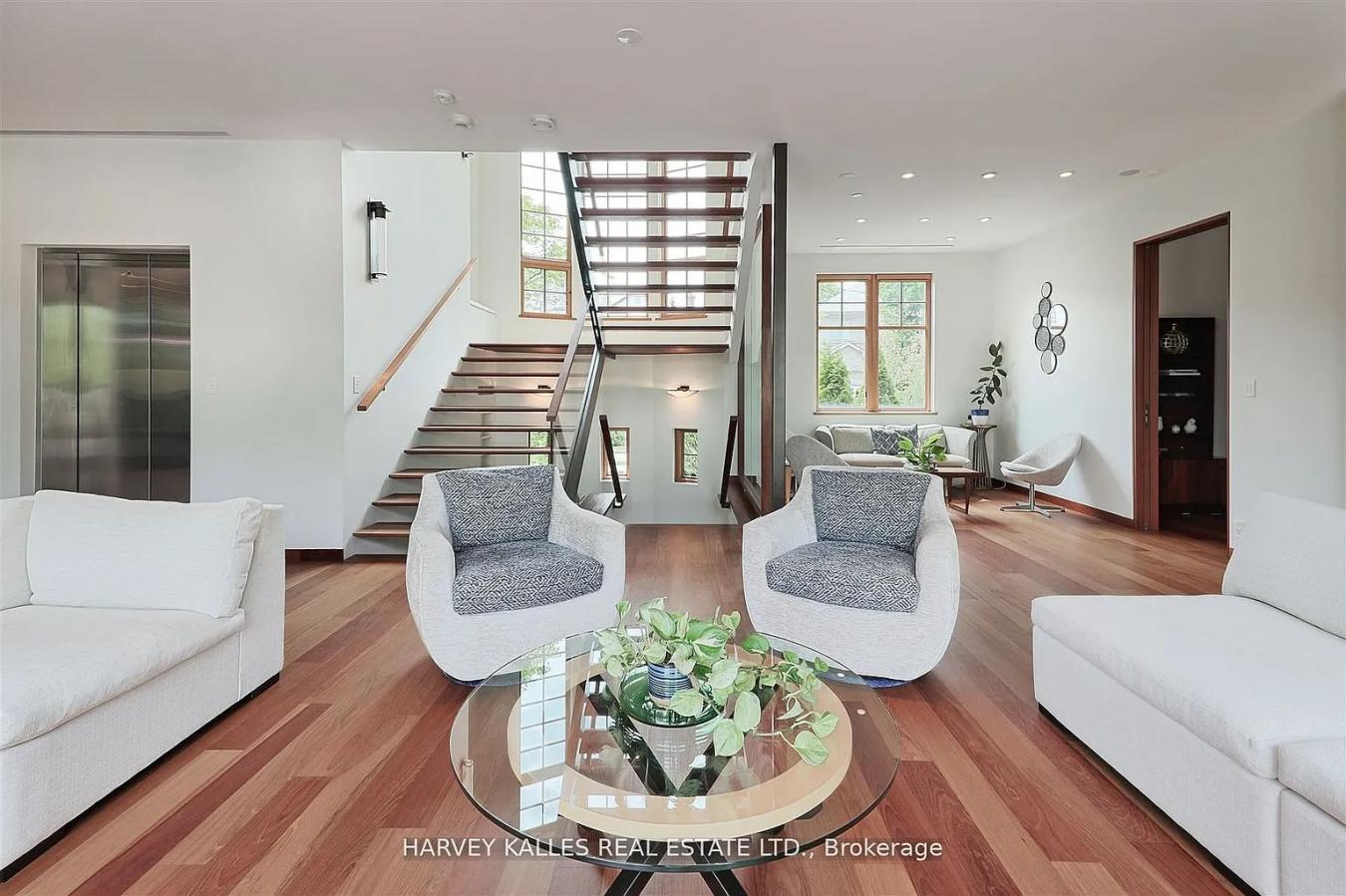 Toronto, ON, m8x2r8, Canada, 5 Bedrooms Bedrooms, ,8 BathroomsBathrooms,Residential,For Sale,1907899