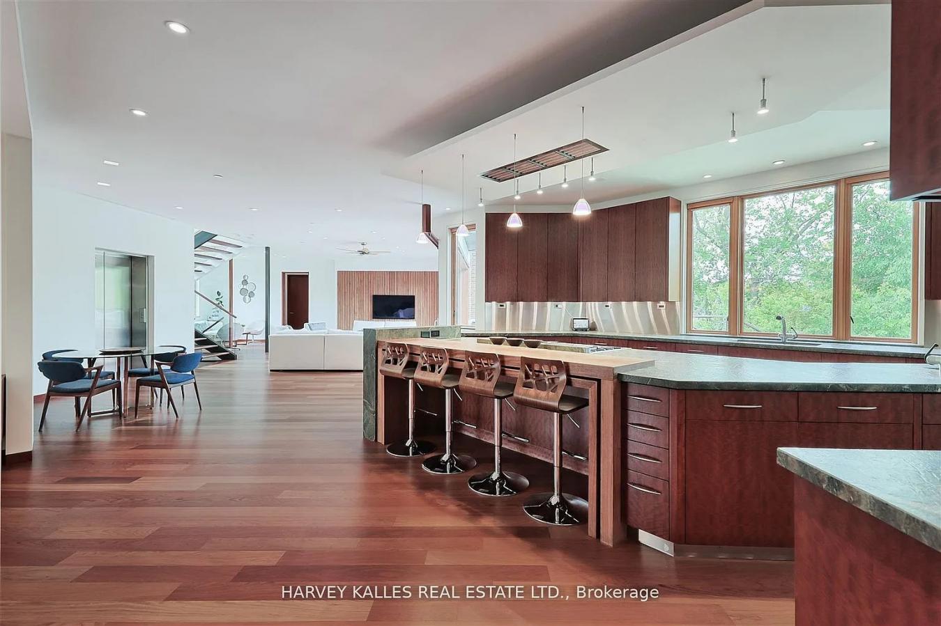 Toronto, ON, m8x2r8, Canada, 5 Bedrooms Bedrooms, ,8 BathroomsBathrooms,Residential,For Sale,1907899