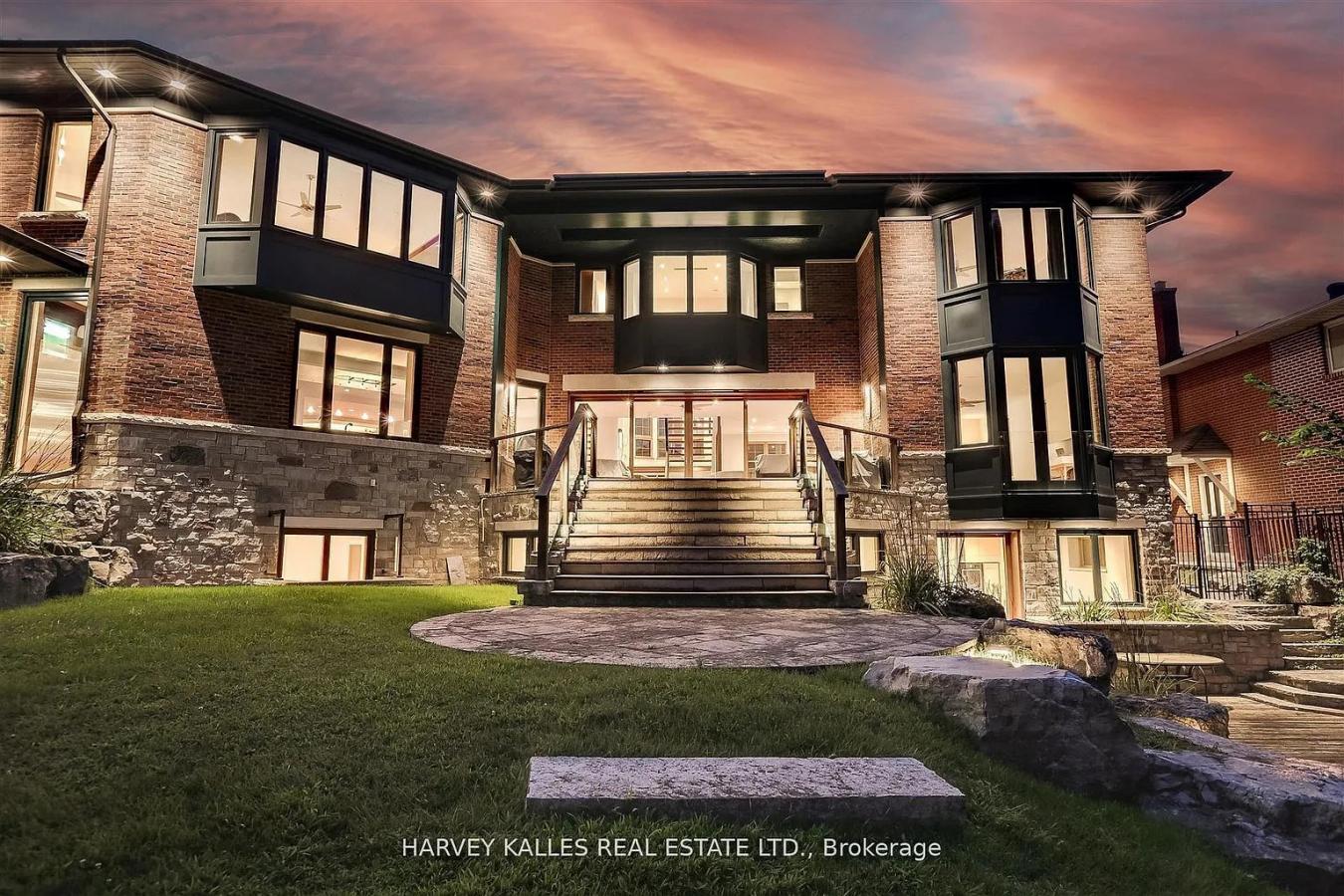 Toronto, ON, m8x2r8, Canada, 5 Bedrooms Bedrooms, ,8 BathroomsBathrooms,Residential,For Sale,1907899