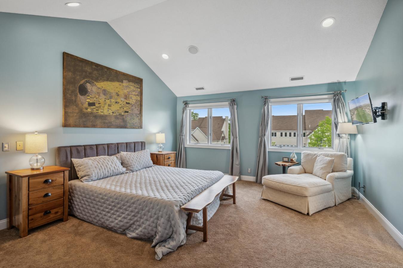Minneapolis, Minnesota, 55401, United States, 4 Bedrooms Bedrooms, ,3 BathroomsBathrooms,Residential,For Sale,1907898