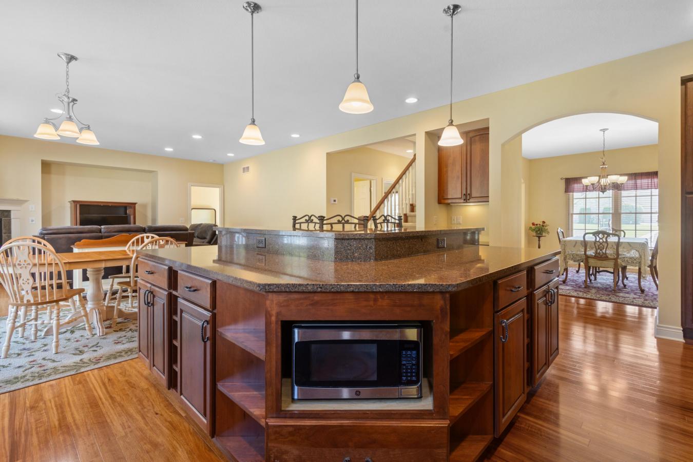 Kalamazoo, Kalamazoo, 49009, United States, 5 Bedrooms Bedrooms, ,3 BathroomsBathrooms,Residential,For Sale,1909011