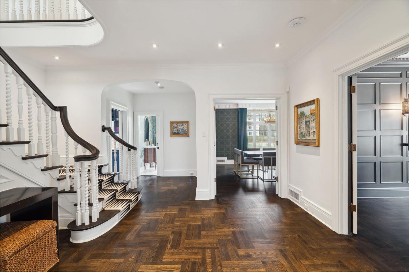 Toronto, ON, M3B 1Z8, Canada, ,7 BathroomsBathrooms,Residential,For Sale,1909008
