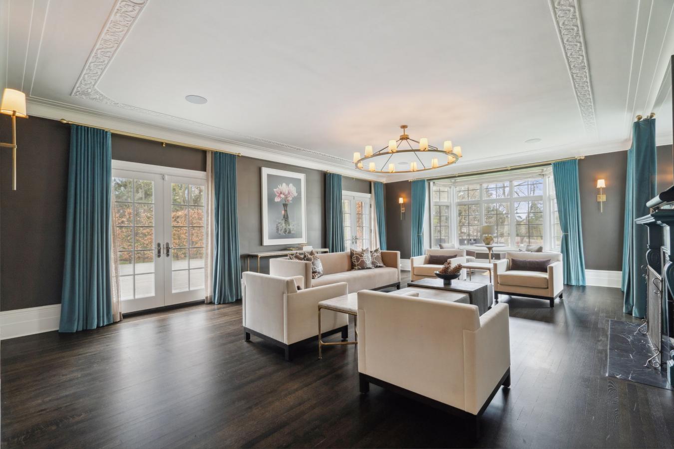 Toronto, ON, M3B 1Z8, Canada, ,7 BathroomsBathrooms,Residential,For Sale,1909008