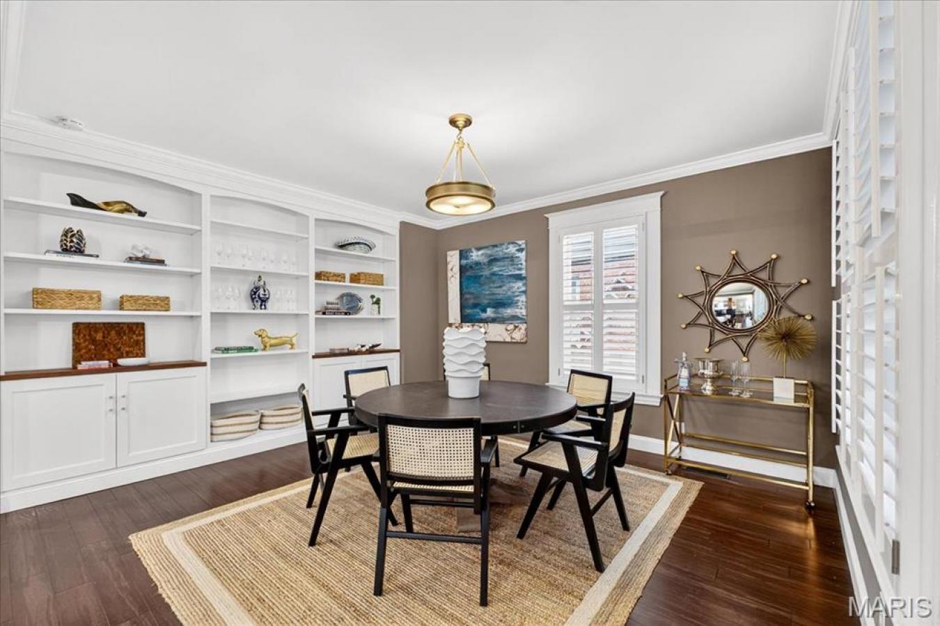 Brentwood, St. Louis, 63144, United States, 5 Bedrooms Bedrooms, ,4 BathroomsBathrooms,Residential,For Sale,1909006