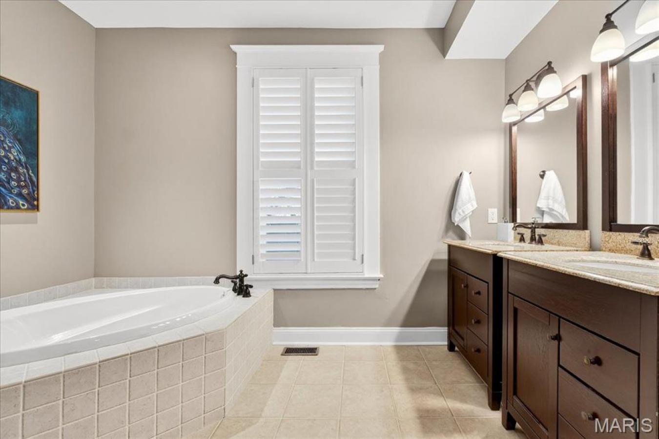 Brentwood, St. Louis, 63144, United States, 5 Bedrooms Bedrooms, ,4 BathroomsBathrooms,Residential,For Sale,1909006