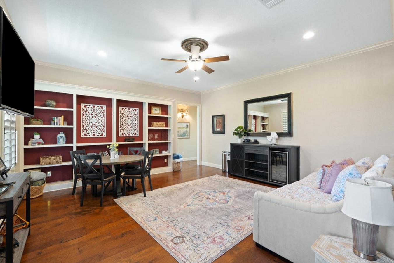 Fredericksburg, Gillespie, 78624, United States, 4 Bedrooms Bedrooms, ,4 BathroomsBathrooms,Residential,For Sale,1909004