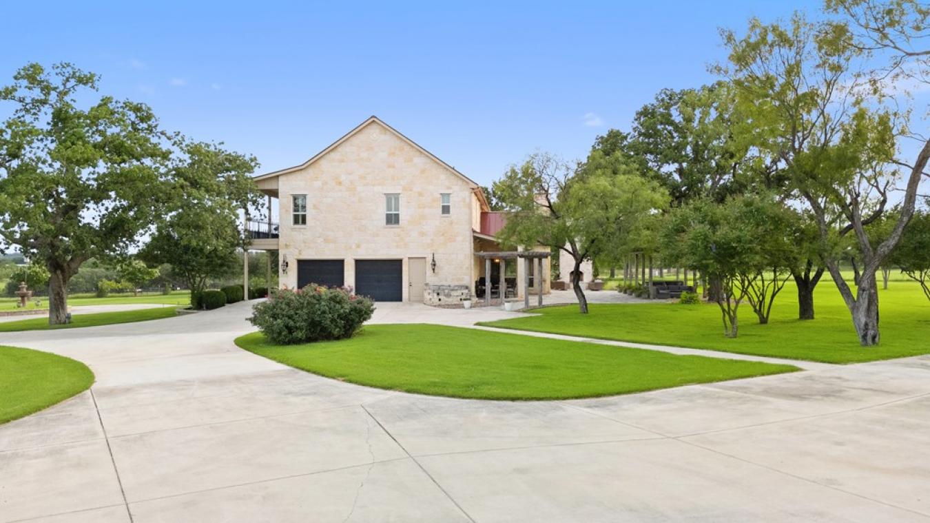 Fredericksburg, Gillespie, 78624, United States, 4 Bedrooms Bedrooms, ,4 BathroomsBathrooms,Residential,For Sale,1909004