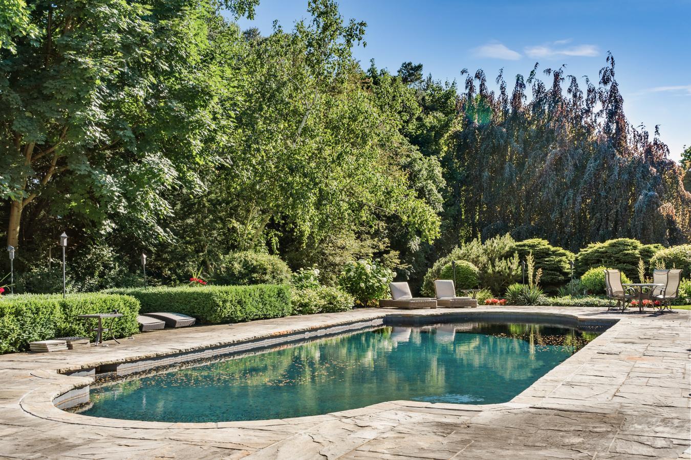 Toronto, ON, M3C 2P1, Canada, 8 Bedrooms Bedrooms, ,11 BathroomsBathrooms,Residential,For Sale,1909002