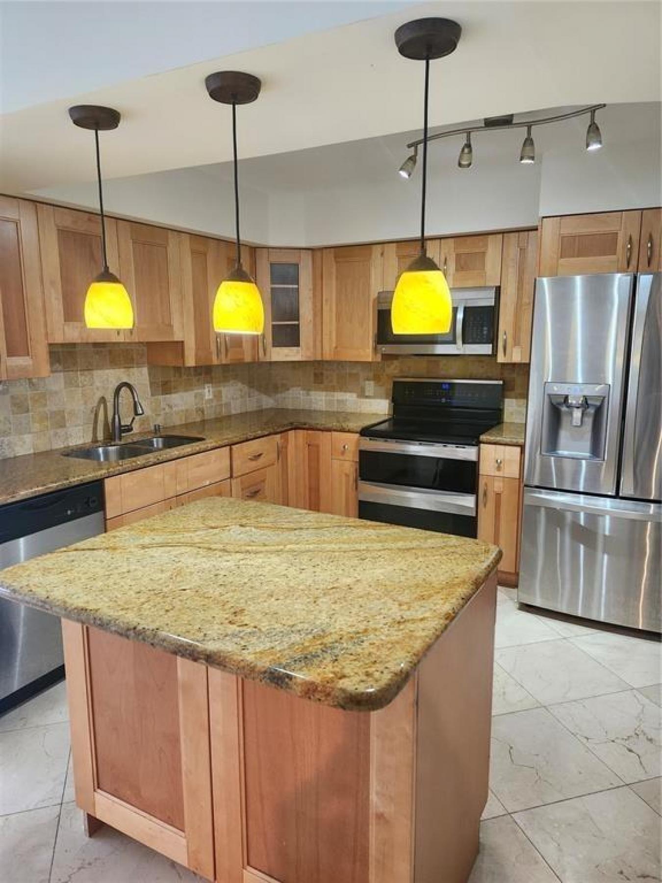 400 Leslie Drive 402, Hallandale Beach, Broward, 33009, United States, 1 Bedroom Bedrooms, ,1 BathroomBathrooms,Residential,For Sale,400 Leslie Drive 402,F10507664