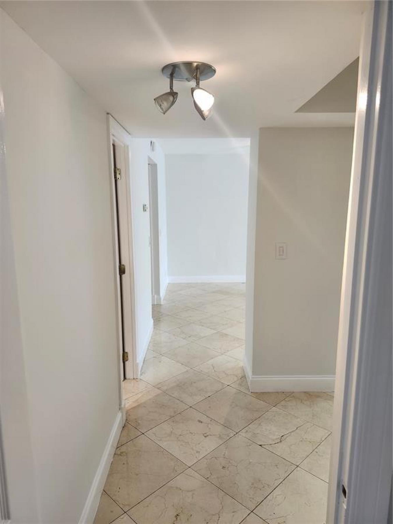 400 Leslie Drive 402, Hallandale Beach, Broward, 33009, United States, 1 Bedroom Bedrooms, ,1 BathroomBathrooms,Residential,For Sale,400 Leslie Drive 402,F10507664