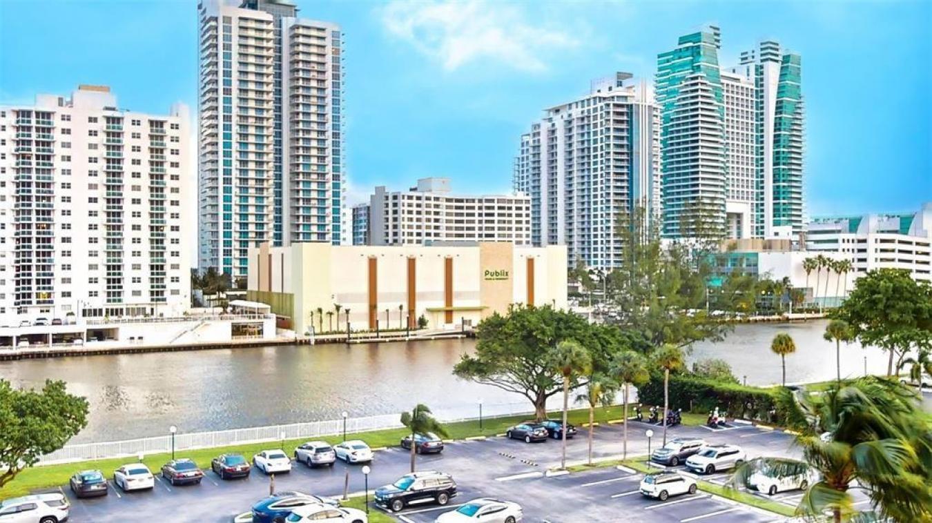400 Leslie Drive 402, Hallandale Beach, Broward, 33009, United States, 1 Bedroom Bedrooms, ,1 BathroomBathrooms,Residential,For Sale,400 Leslie Drive 402,F10507664