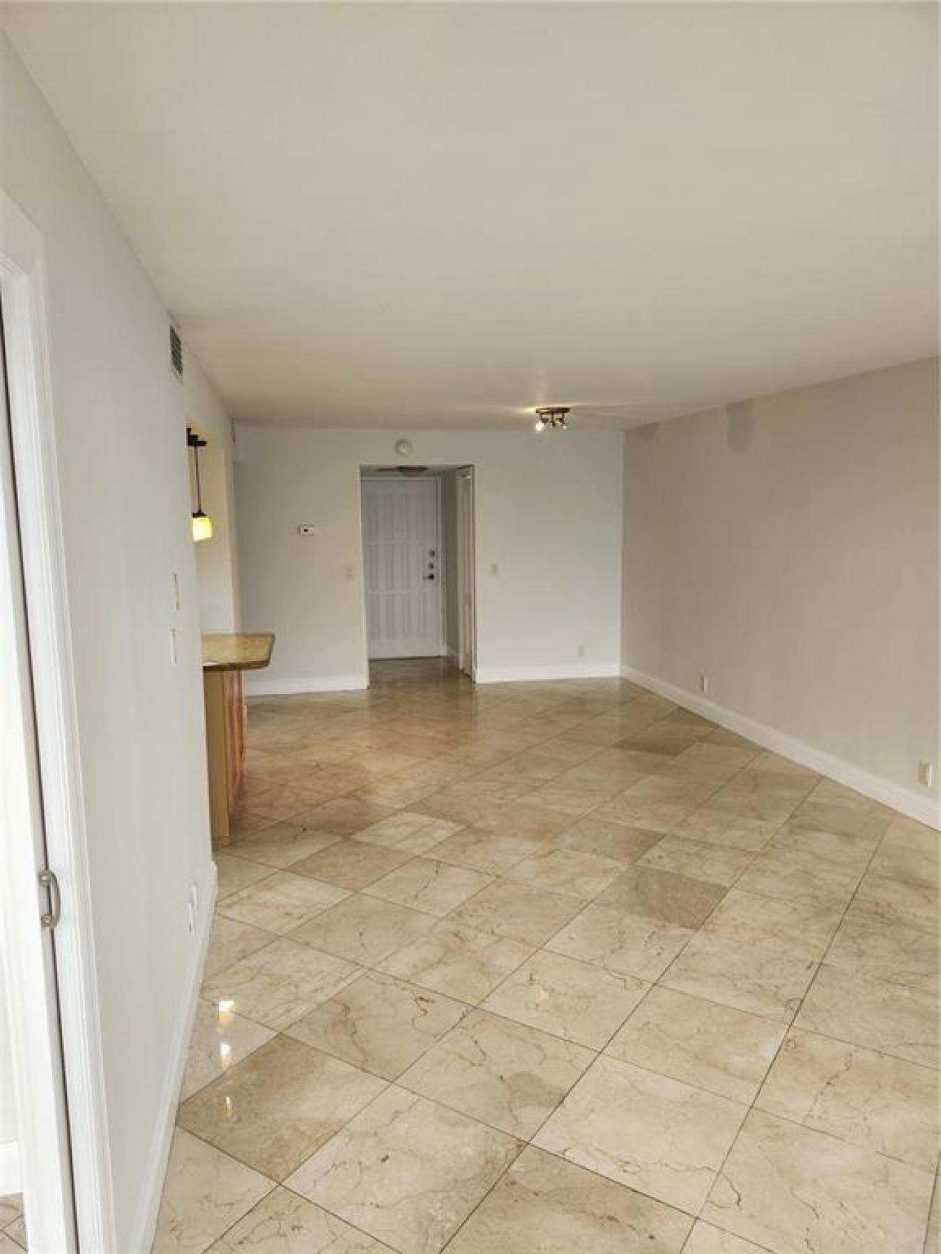 400 Leslie Drive 402, Hallandale Beach, Broward, 33009, United States, 1 Bedroom Bedrooms, ,1 BathroomBathrooms,Residential,For Sale,400 Leslie Drive 402,F10507664