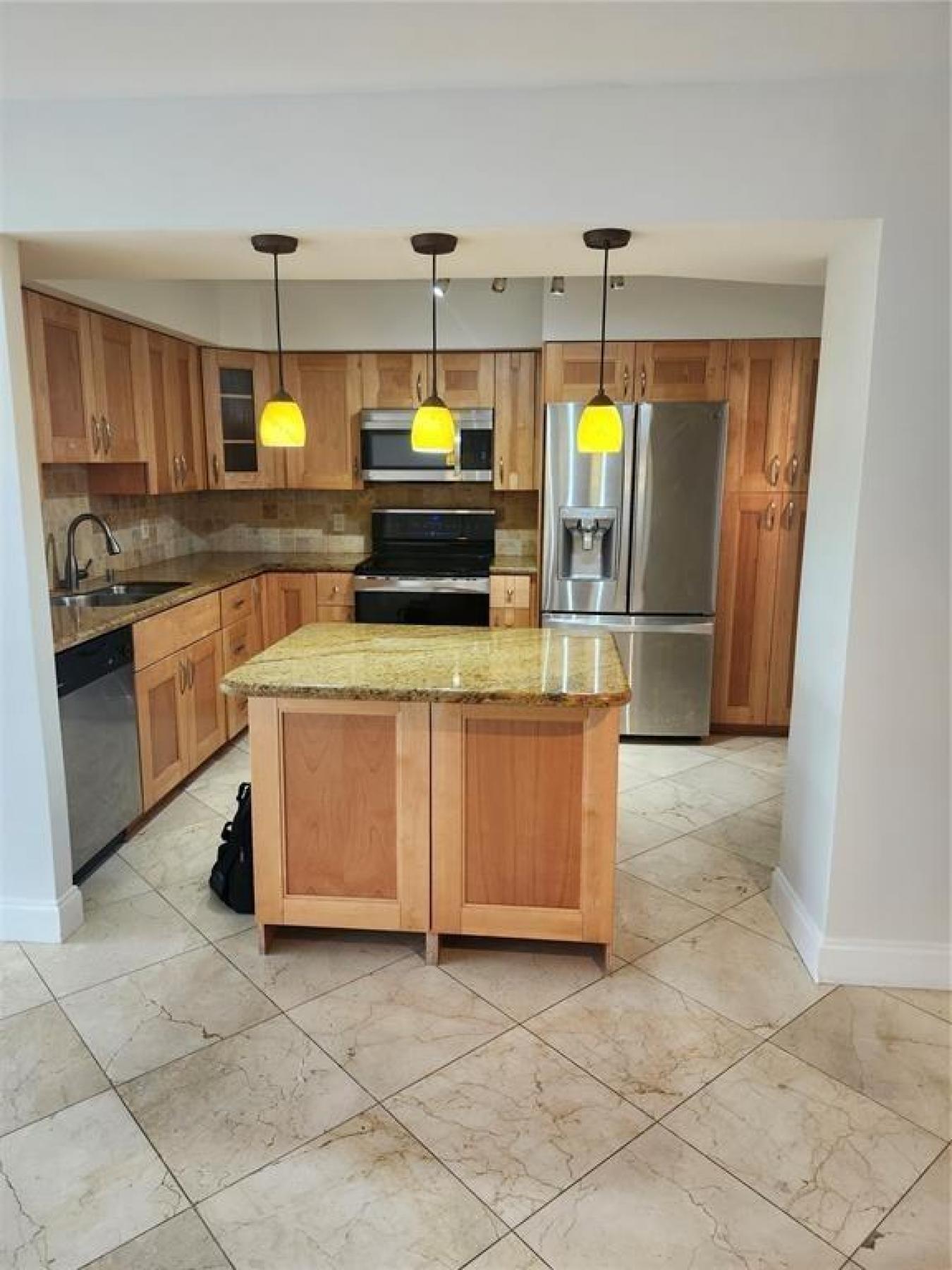 400 Leslie Drive 402, Hallandale Beach, Broward, 33009, United States, 1 Bedroom Bedrooms, ,1 BathroomBathrooms,Residential,For Sale,400 Leslie Drive 402,F10507664