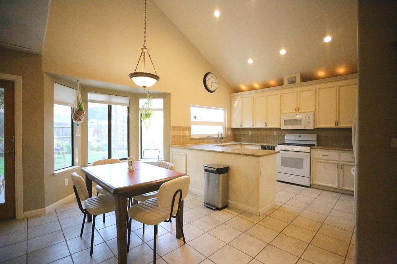 Oakdale, Stanislaus, 95361, United States, 5 Bedrooms Bedrooms, ,4 BathroomsBathrooms,Residential,For Sale,1908999