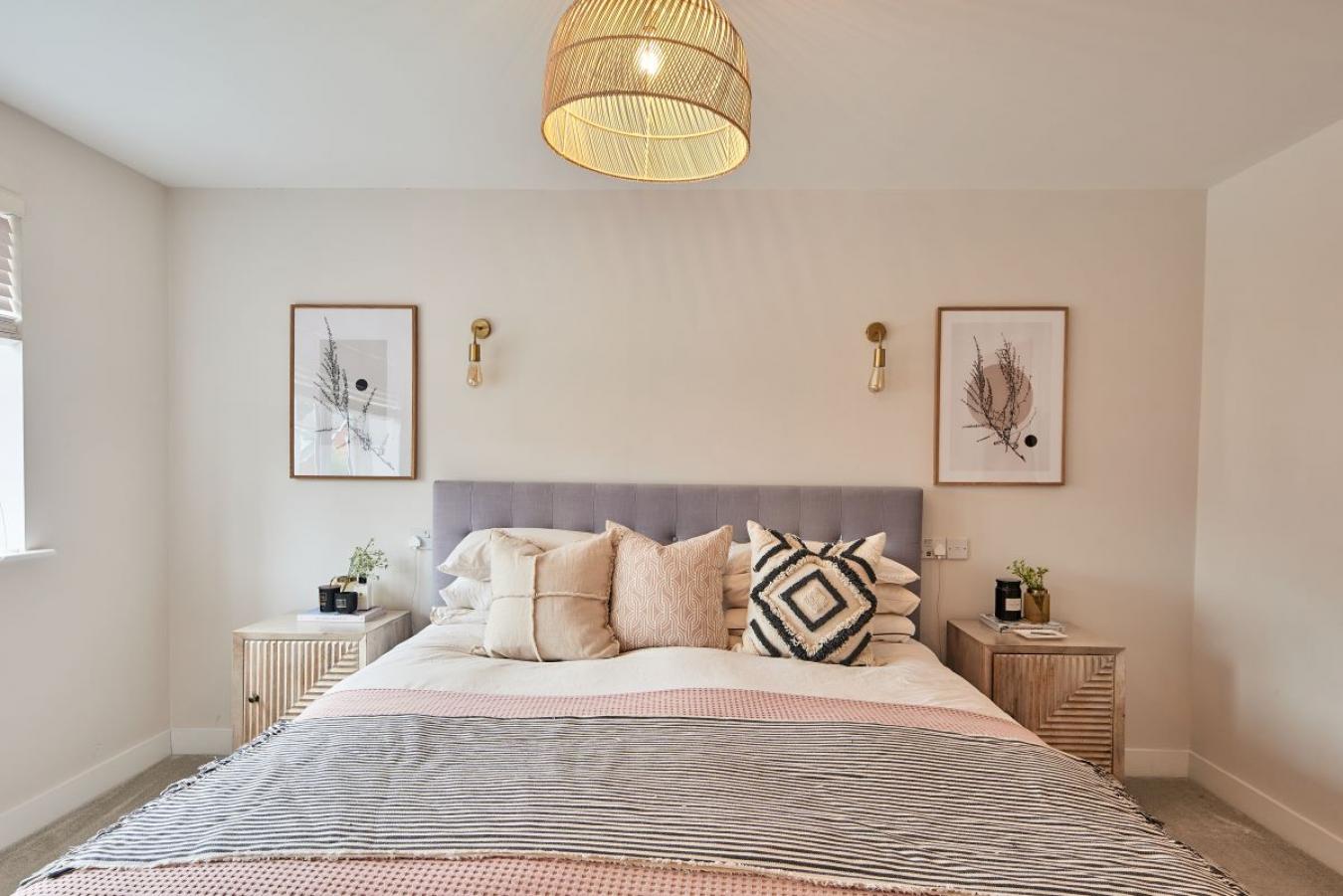 Hagley, Worcestershire, DY9 0AL, United Kingdom, 4 Bedrooms Bedrooms, ,2 BathroomsBathrooms,Residential,For Sale,1908998