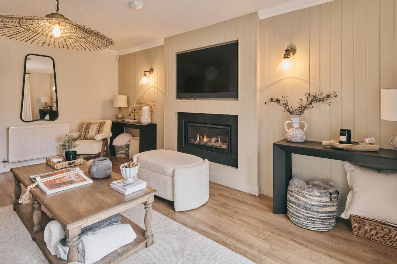 Hagley, Worcestershire, DY9 0AL, United Kingdom, 4 Bedrooms Bedrooms, ,2 BathroomsBathrooms,Residential,For Sale,1908998