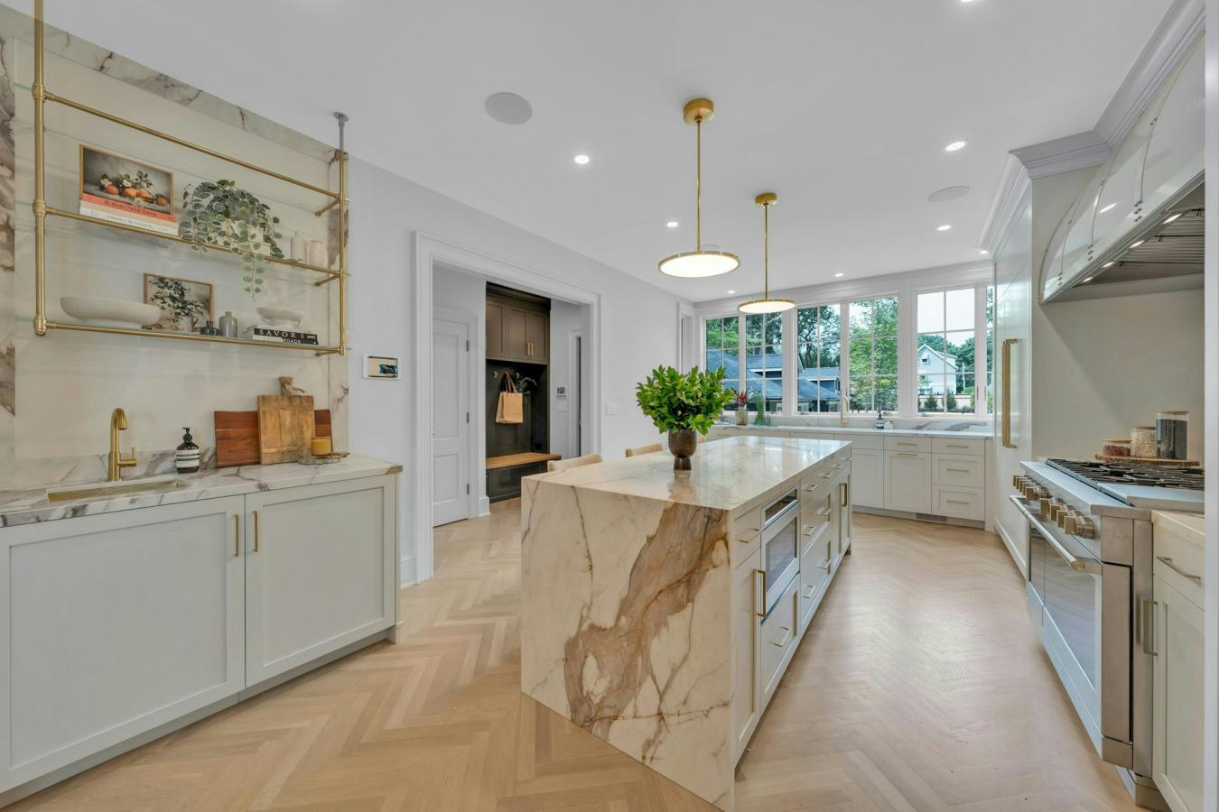 Montclair, New Jersey, 07043, United States, 6 Bedrooms Bedrooms, ,8 BathroomsBathrooms,Residential,For Sale,1964434