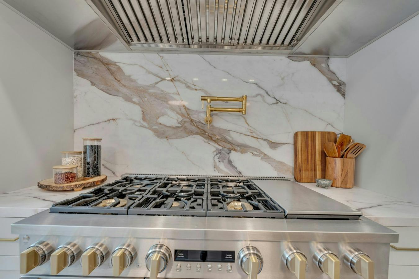 Montclair, New Jersey, 07043, United States, 6 Bedrooms Bedrooms, ,8 BathroomsBathrooms,Residential,For Sale,1964434