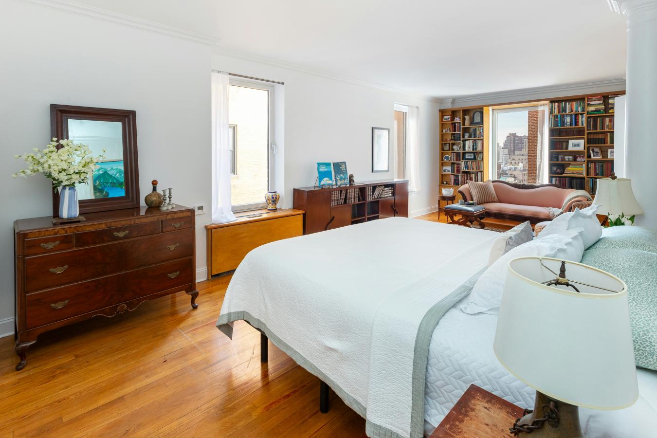 New York, New York, 10024, United States, 3 Bedrooms Bedrooms, ,2 BathroomsBathrooms,Residential,For Sale,1908984