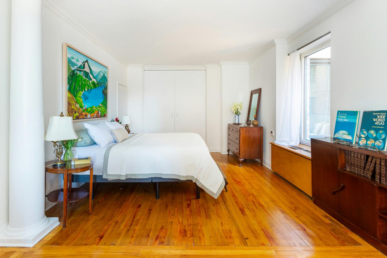 New York, New York, 10024, United States, 3 Bedrooms Bedrooms, ,2 BathroomsBathrooms,Residential,For Sale,1908984