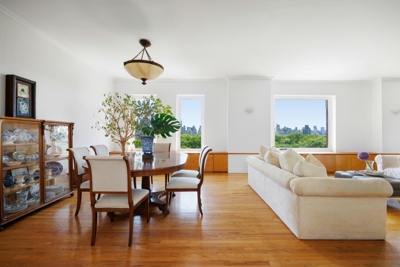 New York, New York, 10024, United States, 3 Bedrooms Bedrooms, ,2 BathroomsBathrooms,Residential,For Sale,1908984
